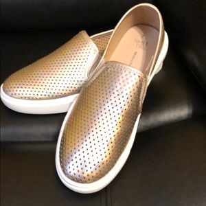 Metallic casual shoes